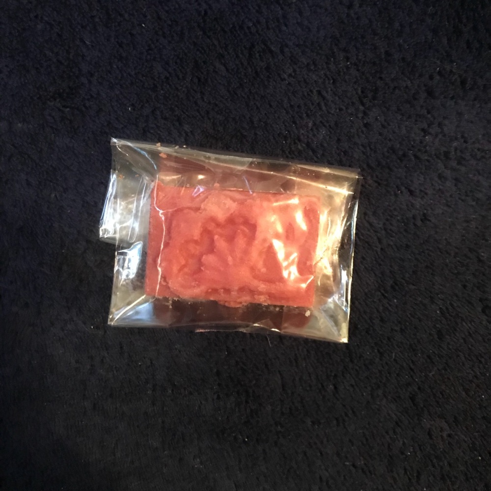 Santa Baby naked lip scrub LUSH Cosmetics